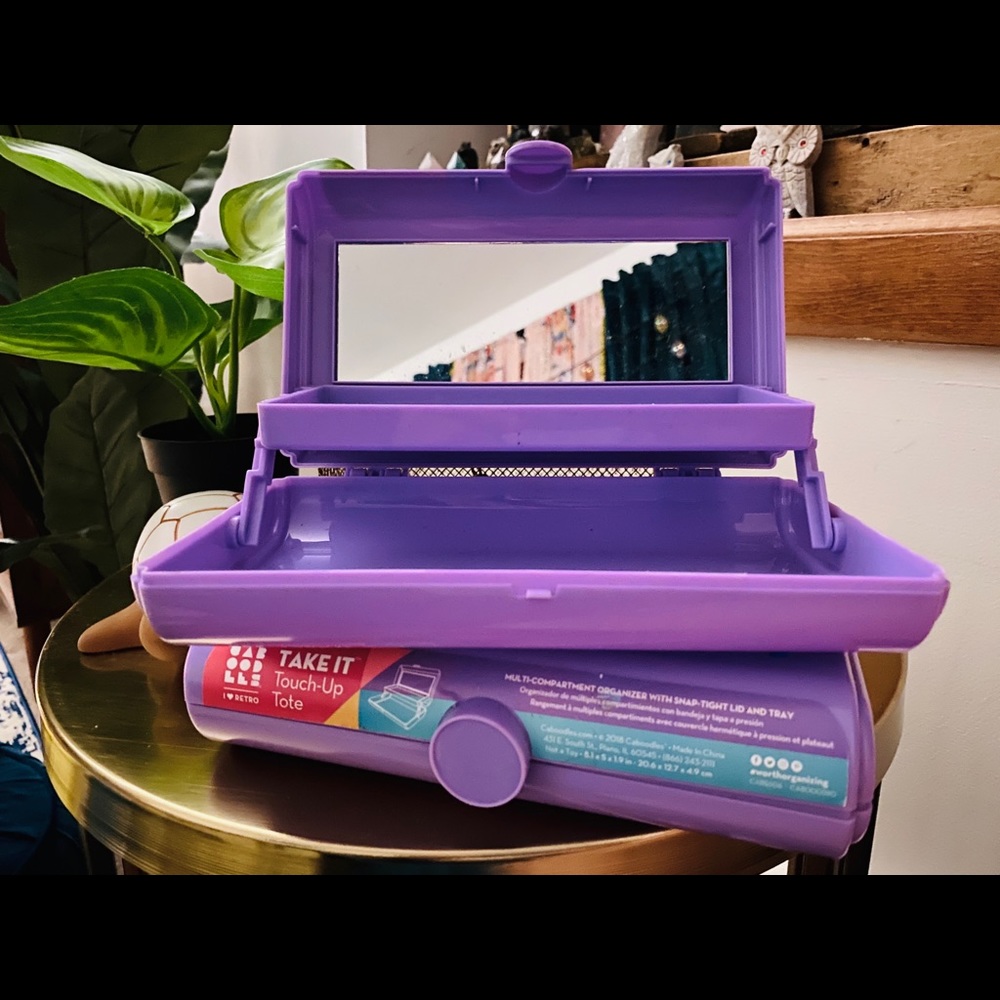 Two Caboodle take it touch up tote